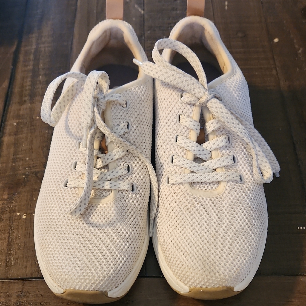 Dr. Scholl's Beige and Gray Comfort Shoes